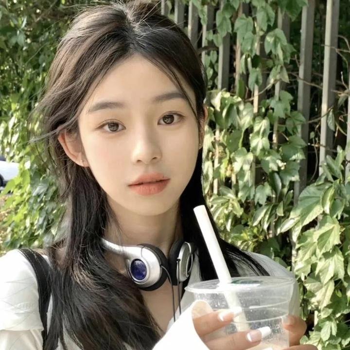 闪婚后，年下总裁狠狠爱